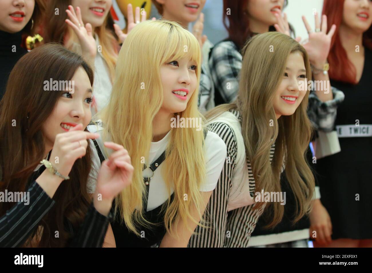 Twice Attend The Opening Ceremony Of Snoopy Dream Tree In Seoul South Korea On 24th November 15 Band Members Include Nayeon Jeongyeon Momo Sana Jihyo Mina Dahyun Chaeyoung And Tzuyu China And