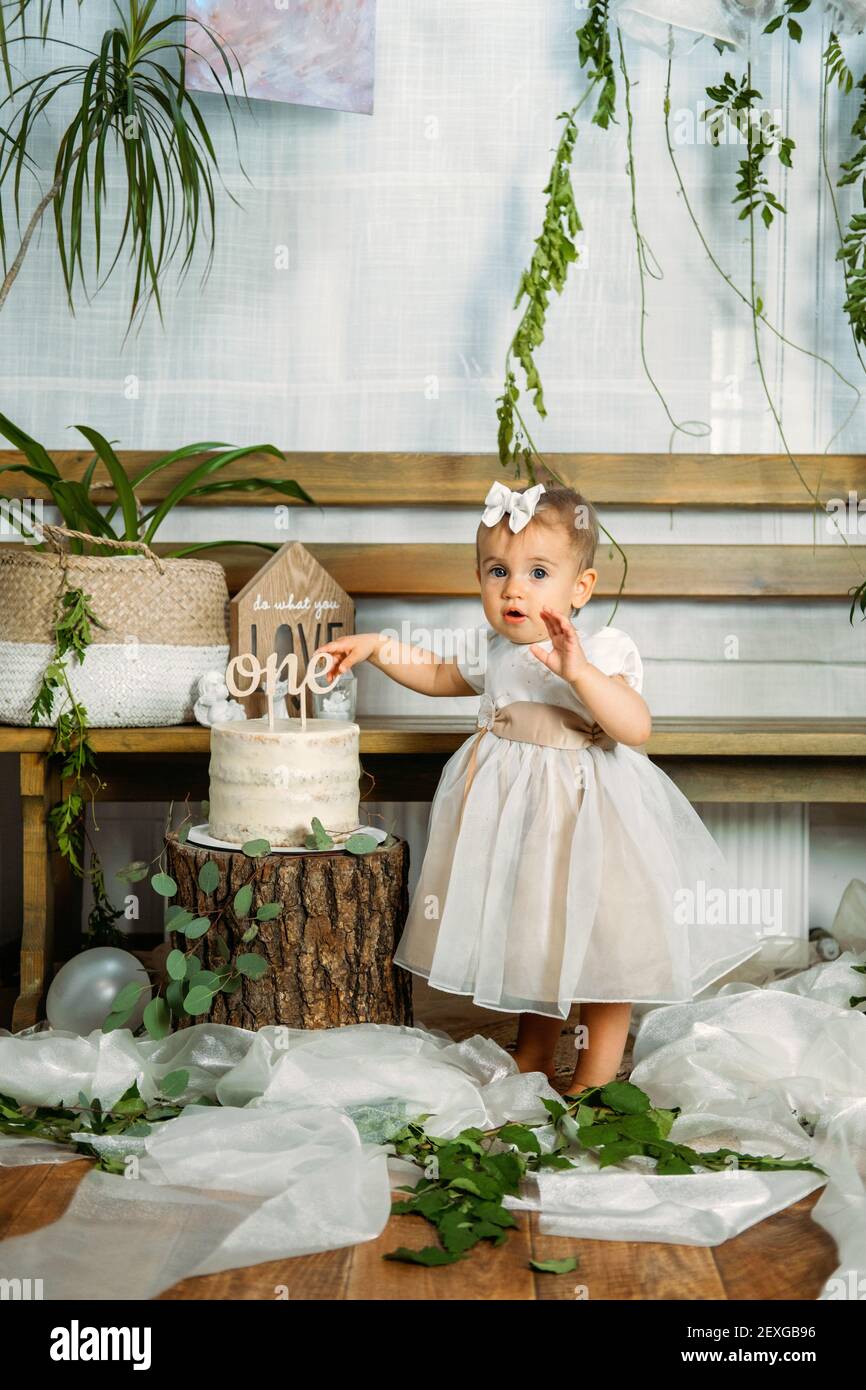 Eco Friendly Baby First Birthday Party with cake. 1st Birthday ideas