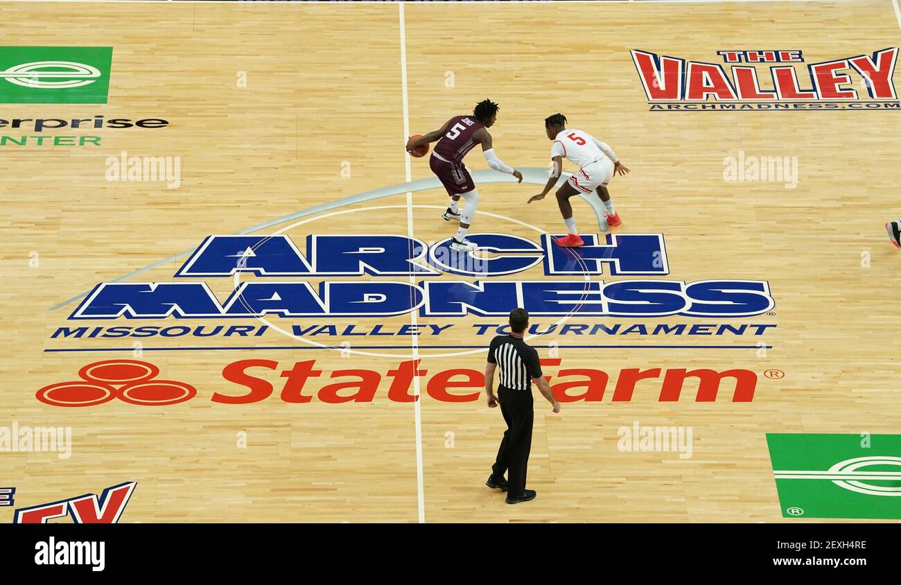 Missouri valley basketball tournament hires stock photography and