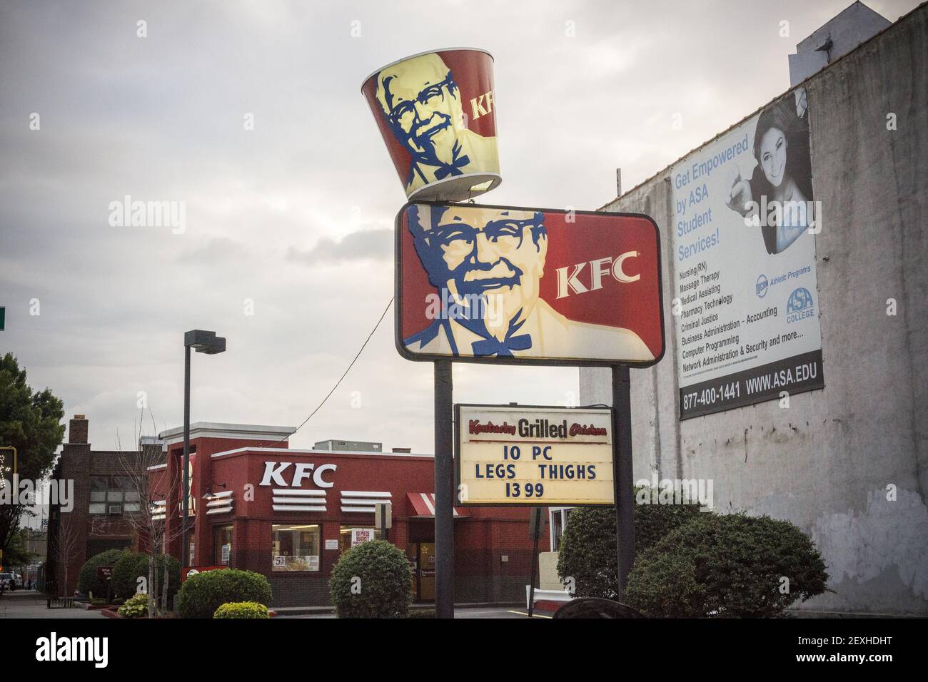 A Kentucky Fried Chicken franchise restaurant is seen in the Sunset Park neighborhood of Brooklyn in New York on Tuesday, September 30, 2014. Yum Brands is reported that its KFC chain will curb the use of antibiotics in its chicken supply chain. McDonald's already has done so and Chick-Fil-A is in the process, expected to be completed in 2018. (Photo by Richard B. Levine) *** Please Use Credit from Credit Field *** Stock Photo