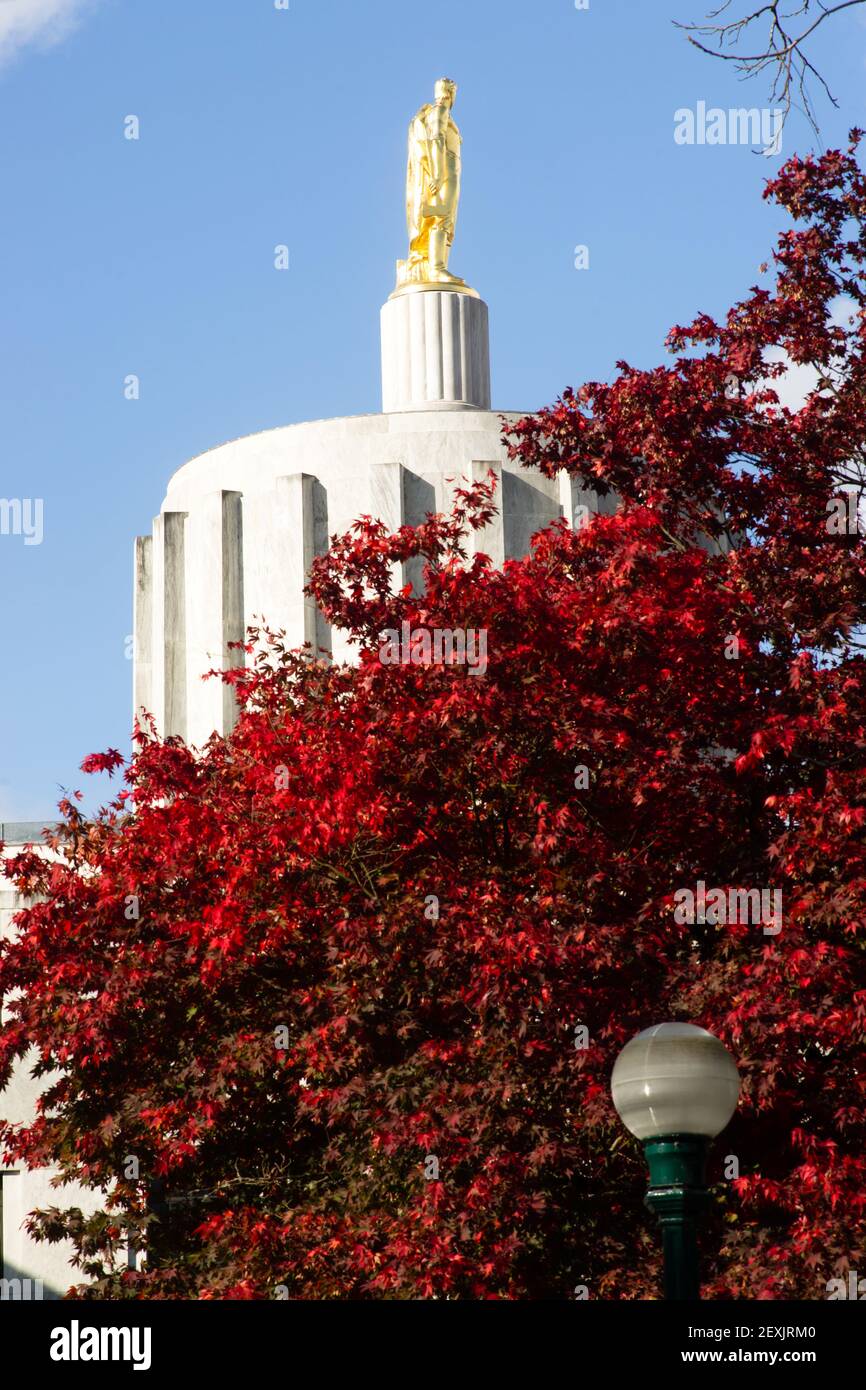 State Captial Salem Oregon Government Capital Building Downtown Stock Photo Alamy