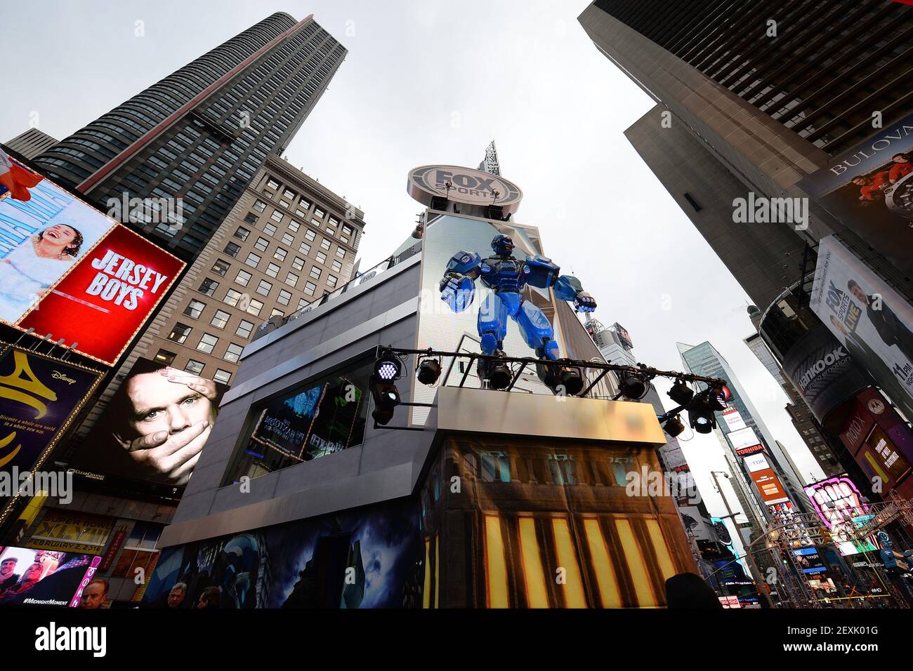 Fox Sports Broadcast Set on Times Square with the Clock Counting Time Till Super  Bowl XLVIII Match in Manhattan Editorial Photography - Image of popular,  square: 37480517