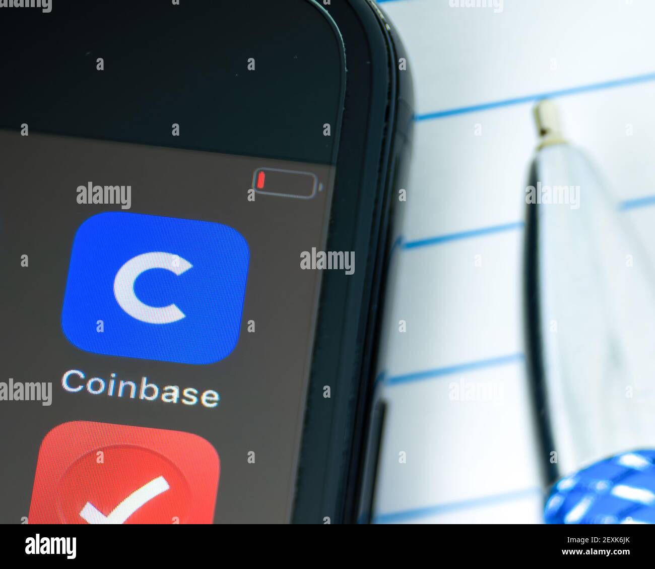 Coinbase logo hi-res stock photography and images - Alamy