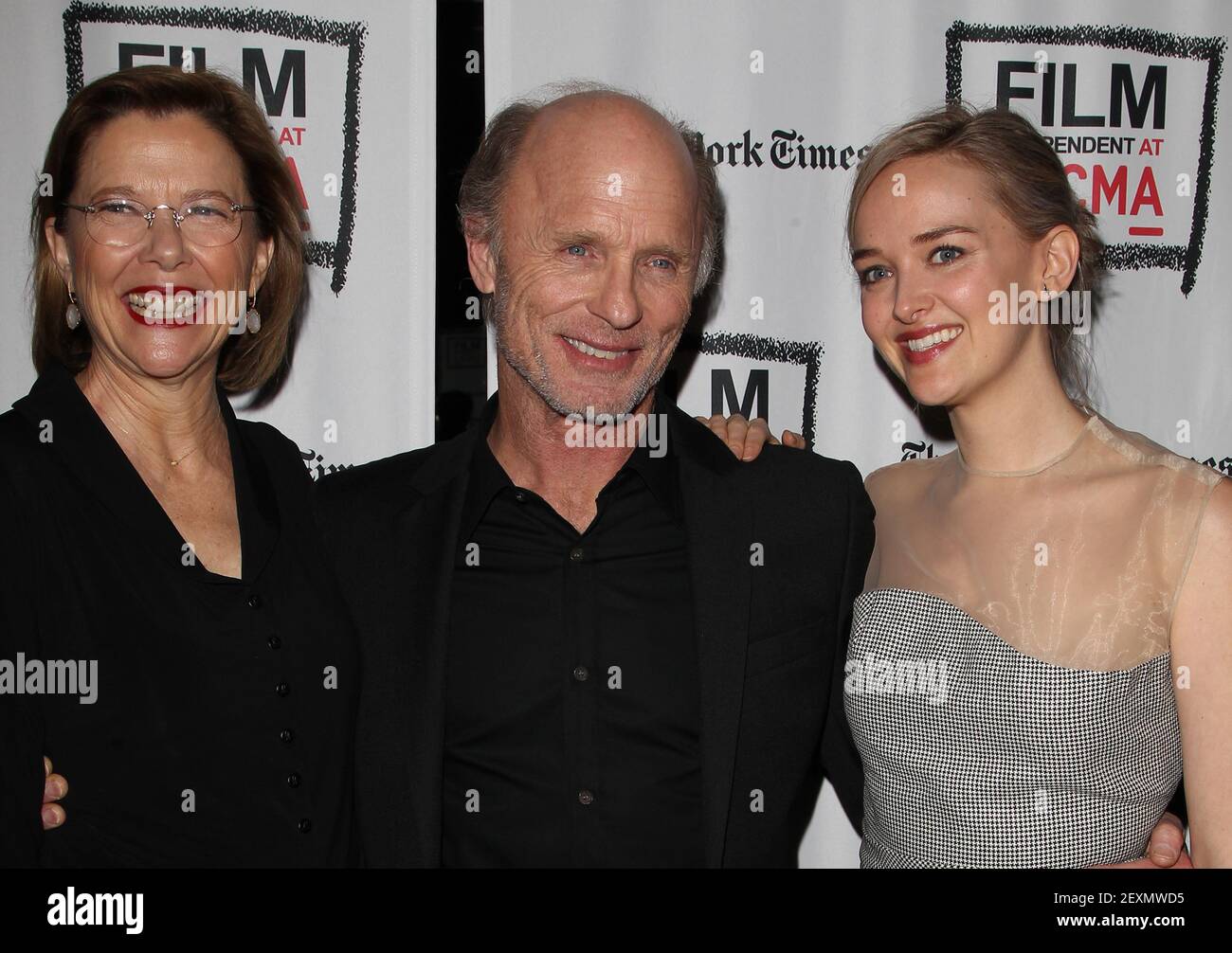 3 March 2014 - Los Angeles, California - Annette Bening, Jess Weixler ...