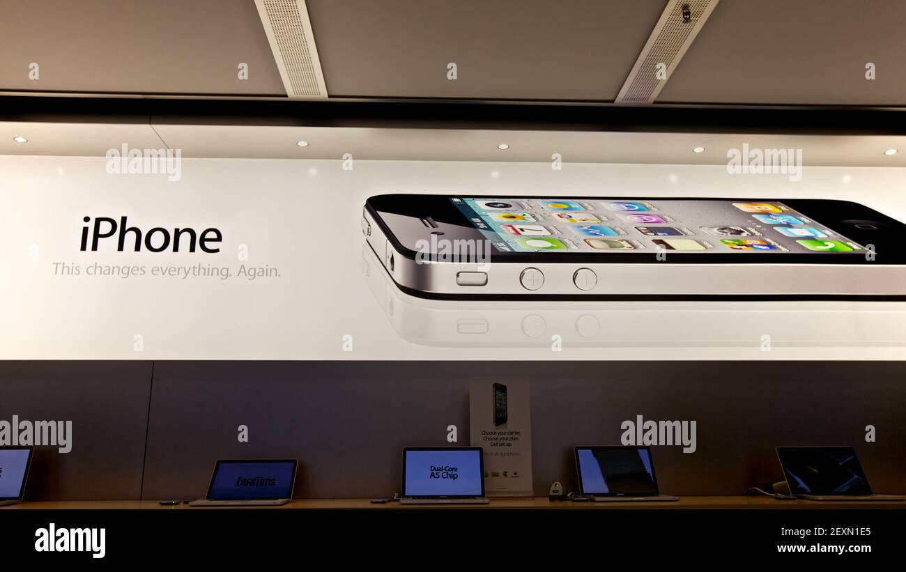 Iphone 4 Apple Store Stock Photo
