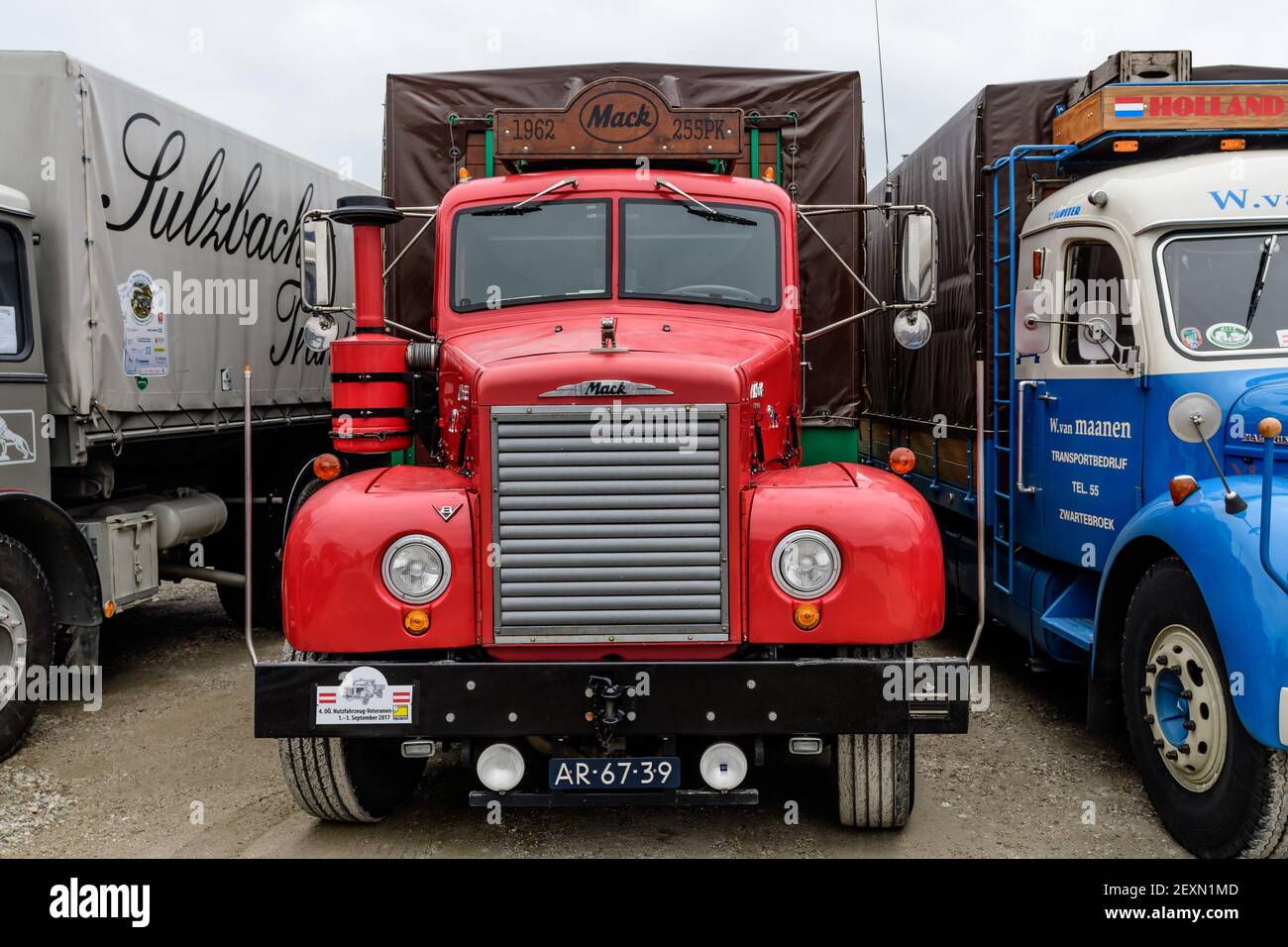 st.valentin, austria, 01 sep 2017, vintage mack truck at an oldtimer truck meeting, meeting for vintage trucks and tractors Stock Photo
