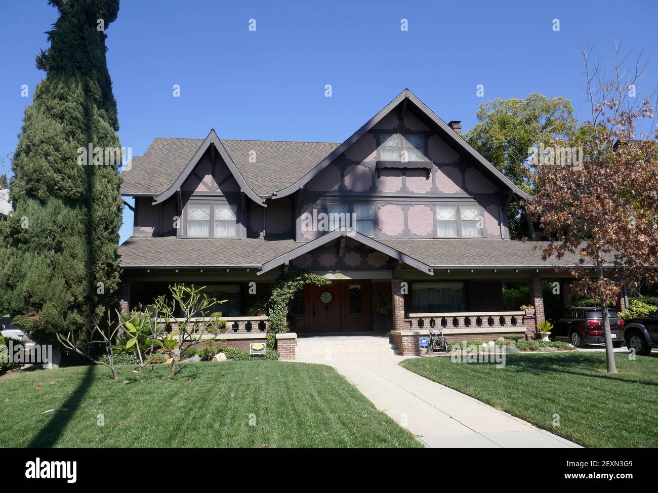 Los Angeles, California, USA 4th March 2021 A general view of atmosphere of The Zeta Alp;ha Zeta Sorority House filming location in The House Bunny Movie at 2151 W. 20th Street on March 4, 2021 in Los Angeles, California, USA. Photo by Barry King/Alamy Stock Photo Stock Photo