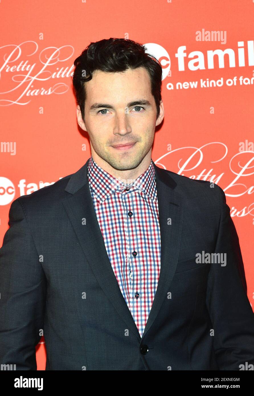 Ian Harding Pretty Little Liars season finale Screening on March 18, 2014  in New York City, NY. (Photo by Jennifer Graylock/Sipa USA Stock Photo -  Alamy, image size:892x1390