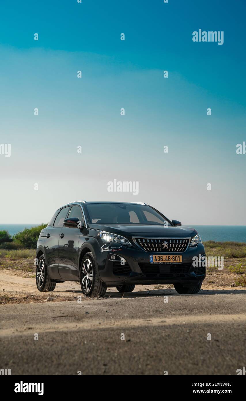 Peugeot 3008 hi-res stock photography and images - Alamy