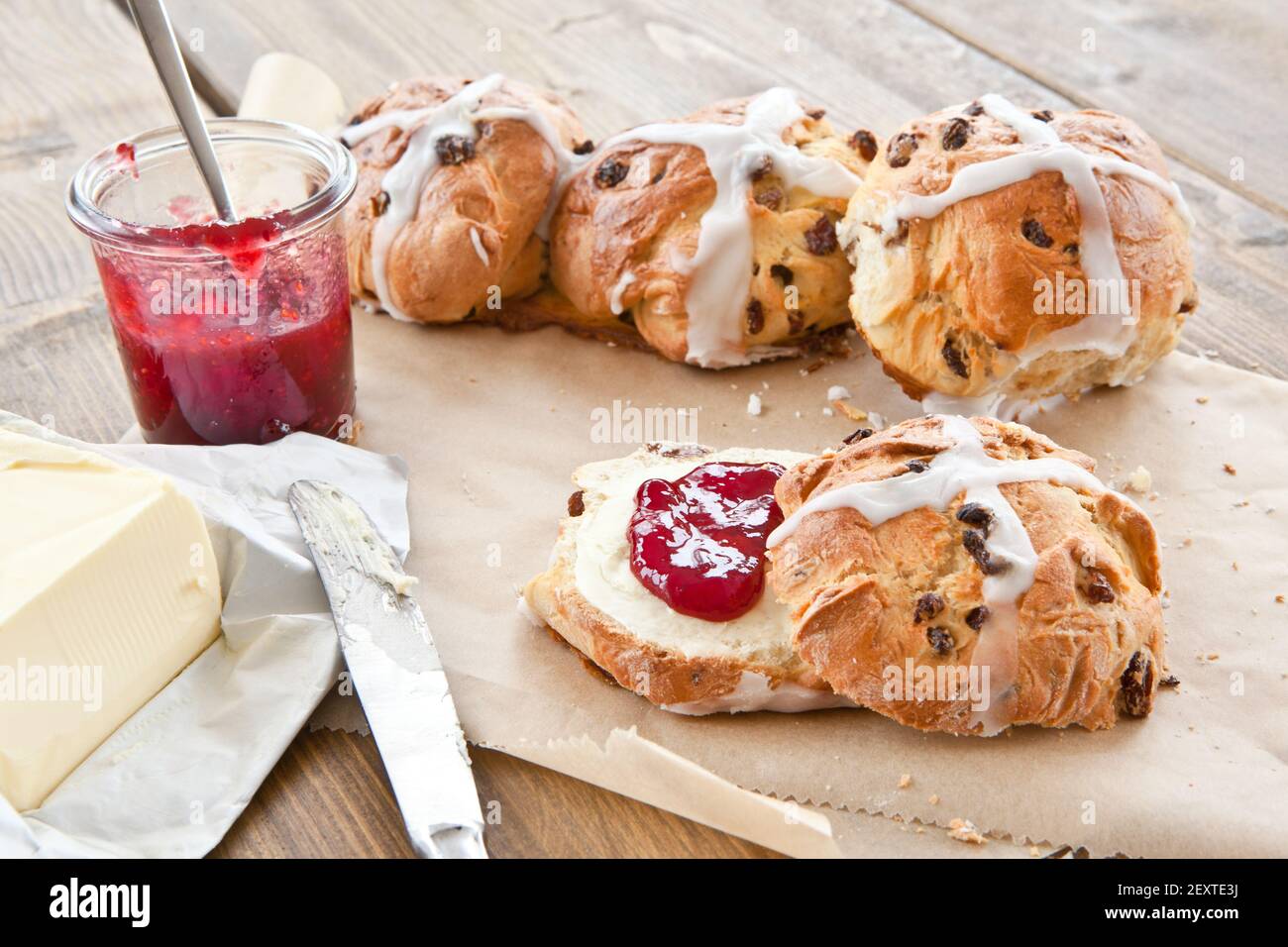 Buttered raisin bread hi-res stock photography and images - Alamy
