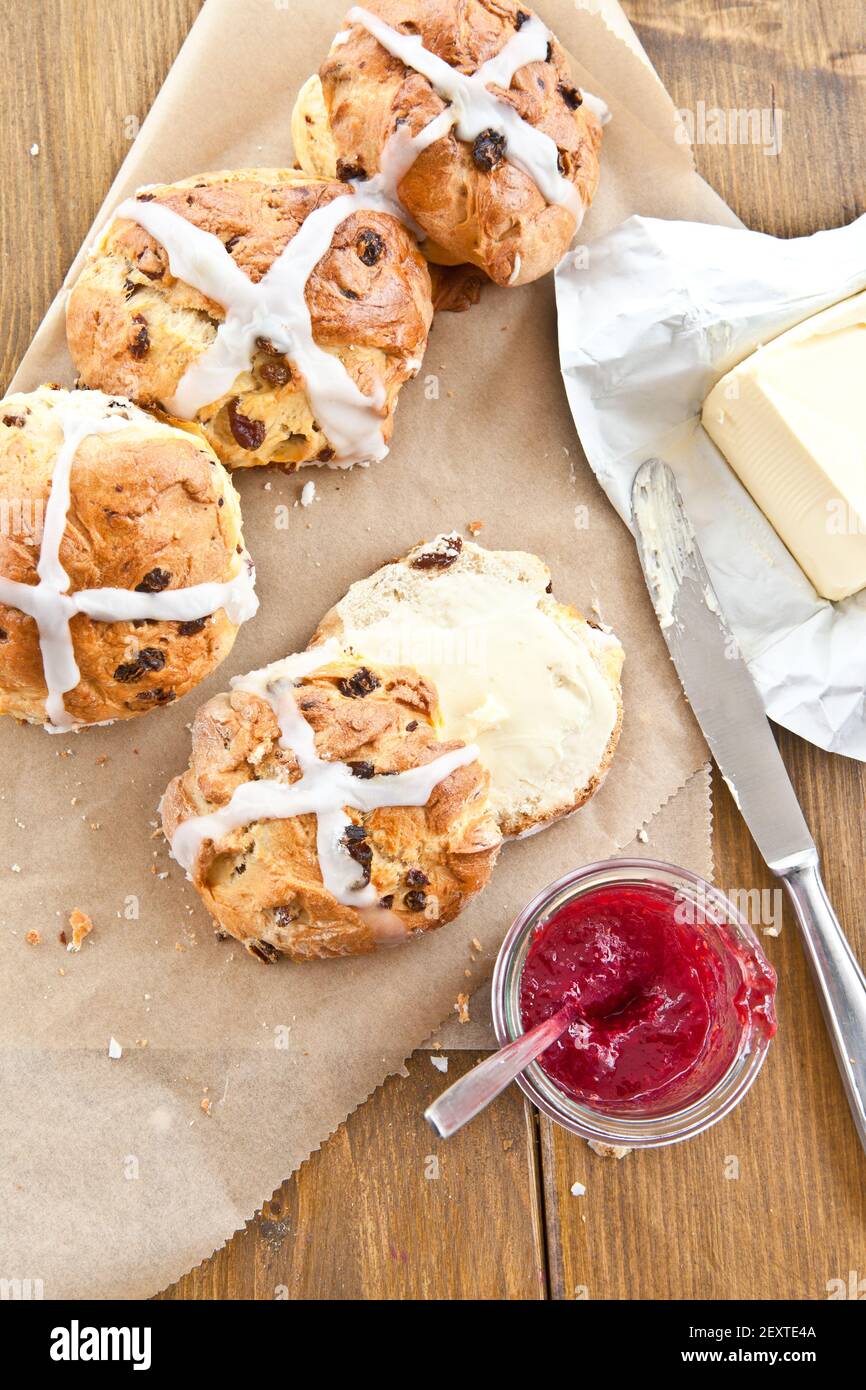 Buttered raisin bread hi-res stock photography and images - Alamy
