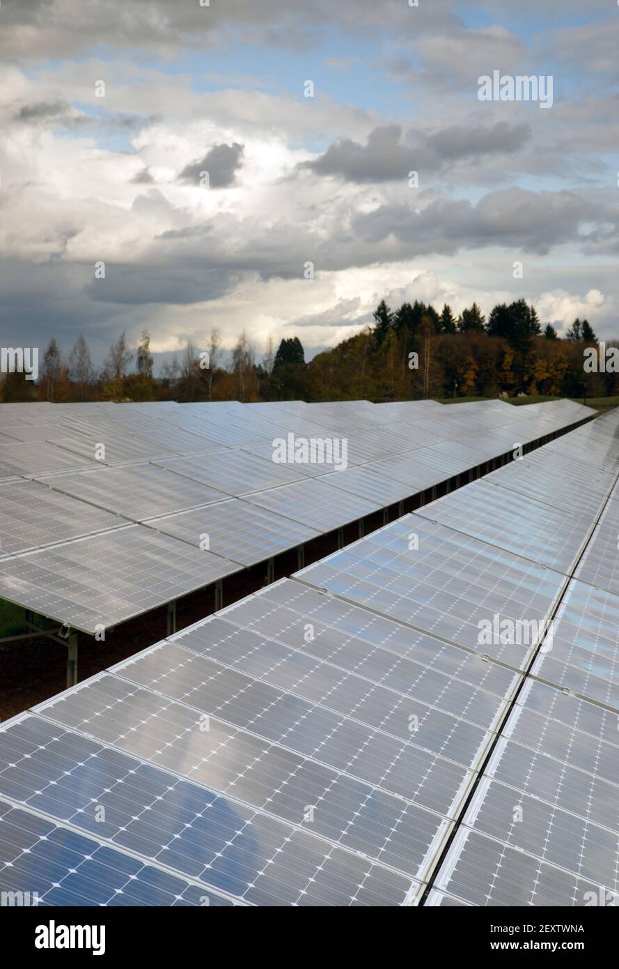 Solar mill solar tower hi-res stock photography and images - Alamy