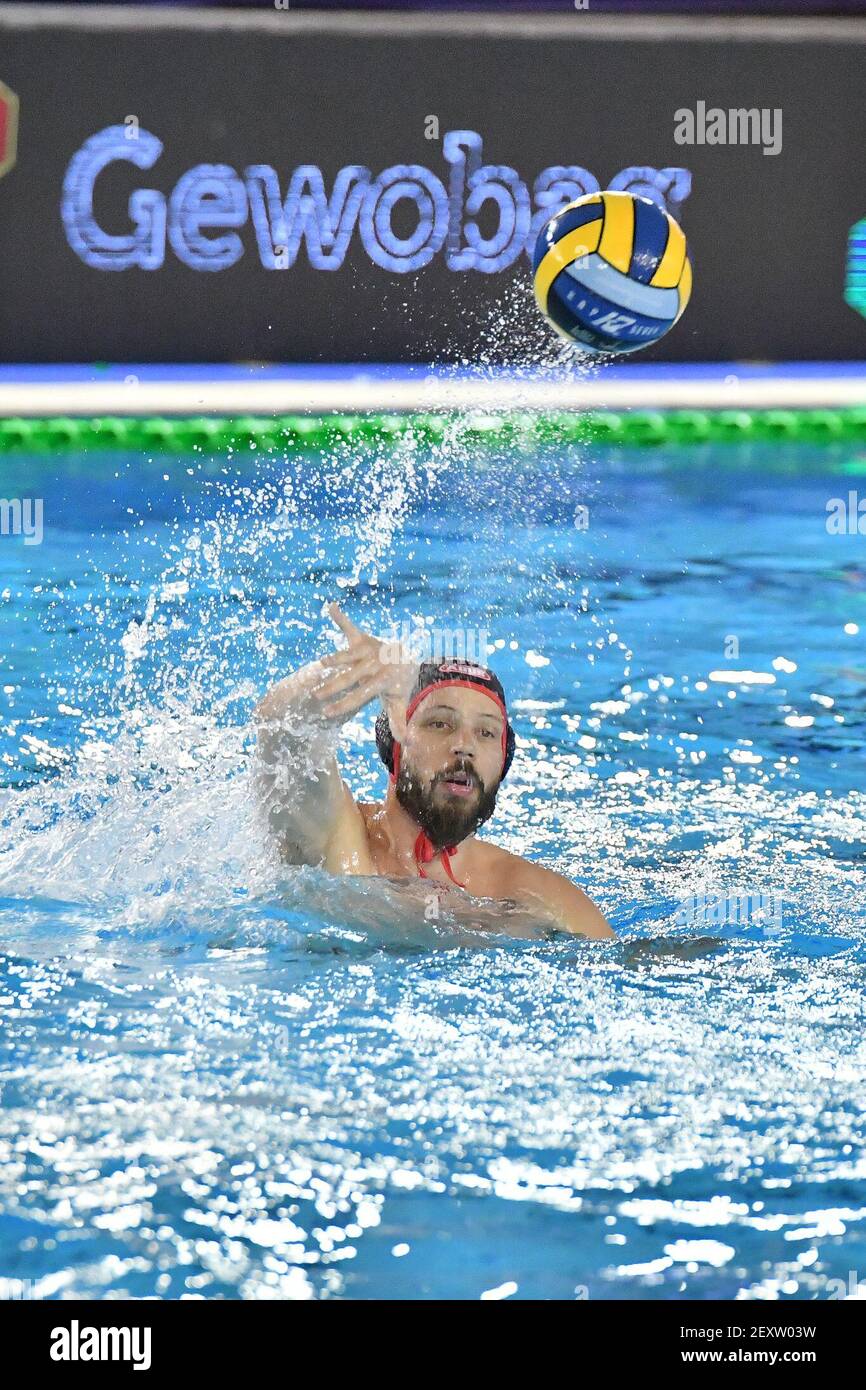 LEN Champions League Olympiacos Piraeus vs Spandau 04 Berlin. (Photo by  Carlo Cappuccitti/Pacific Press Stock Photo - Alamy