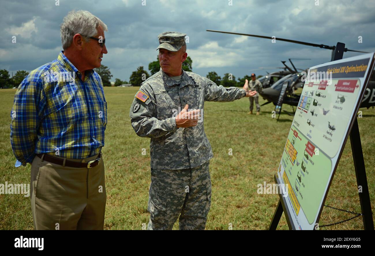 Brig. Gen. Michael Lundy, Commanding General Fort Rucker, Ala., gives ...