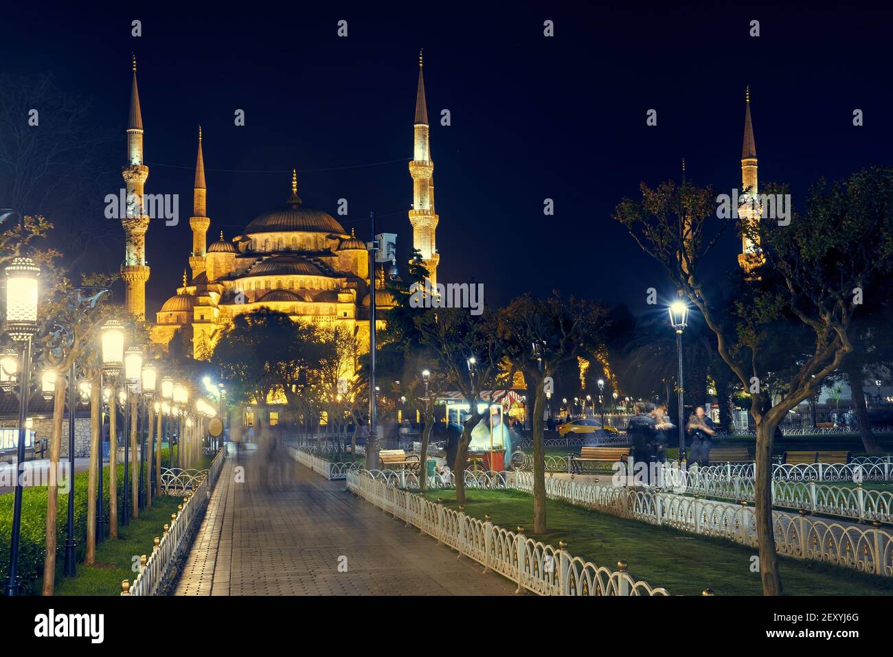 The Sultan Ahmed Mosque in Istanbul at night Stock Photo - Alamy