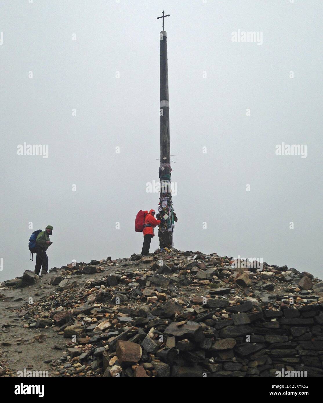 Cruz de ferro at the camino de santiago hi-res stock photography and ...
