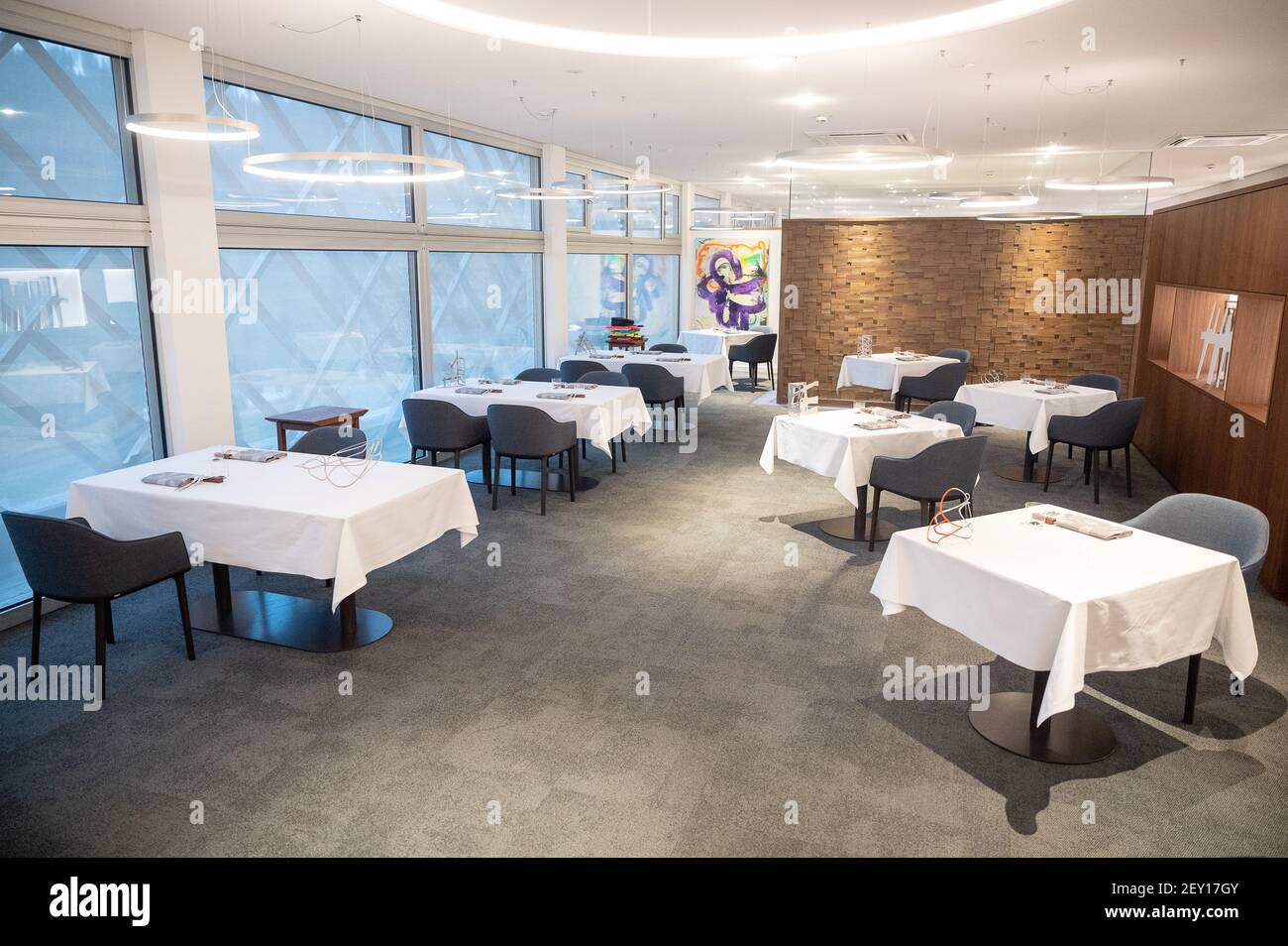 Baiersbronn, Germany. 05th Mar, 2021. The interim restaurant "temporaire - Schwarzwaldstube" of the Traube Tonbach. The hotel's restaurants got their stars back, which they had lost after a fire in January 2020 in the main building. Credit: Sebastian Gollnow/dpa/Alamy Live News Stock Photo