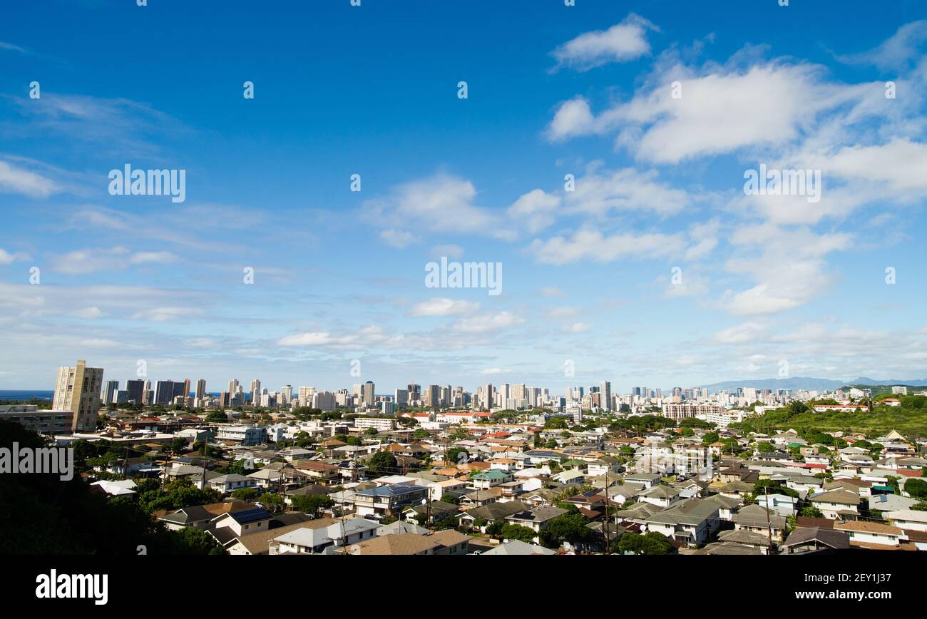 Skyline honolulu residential towers hi-res stock photography and images ...