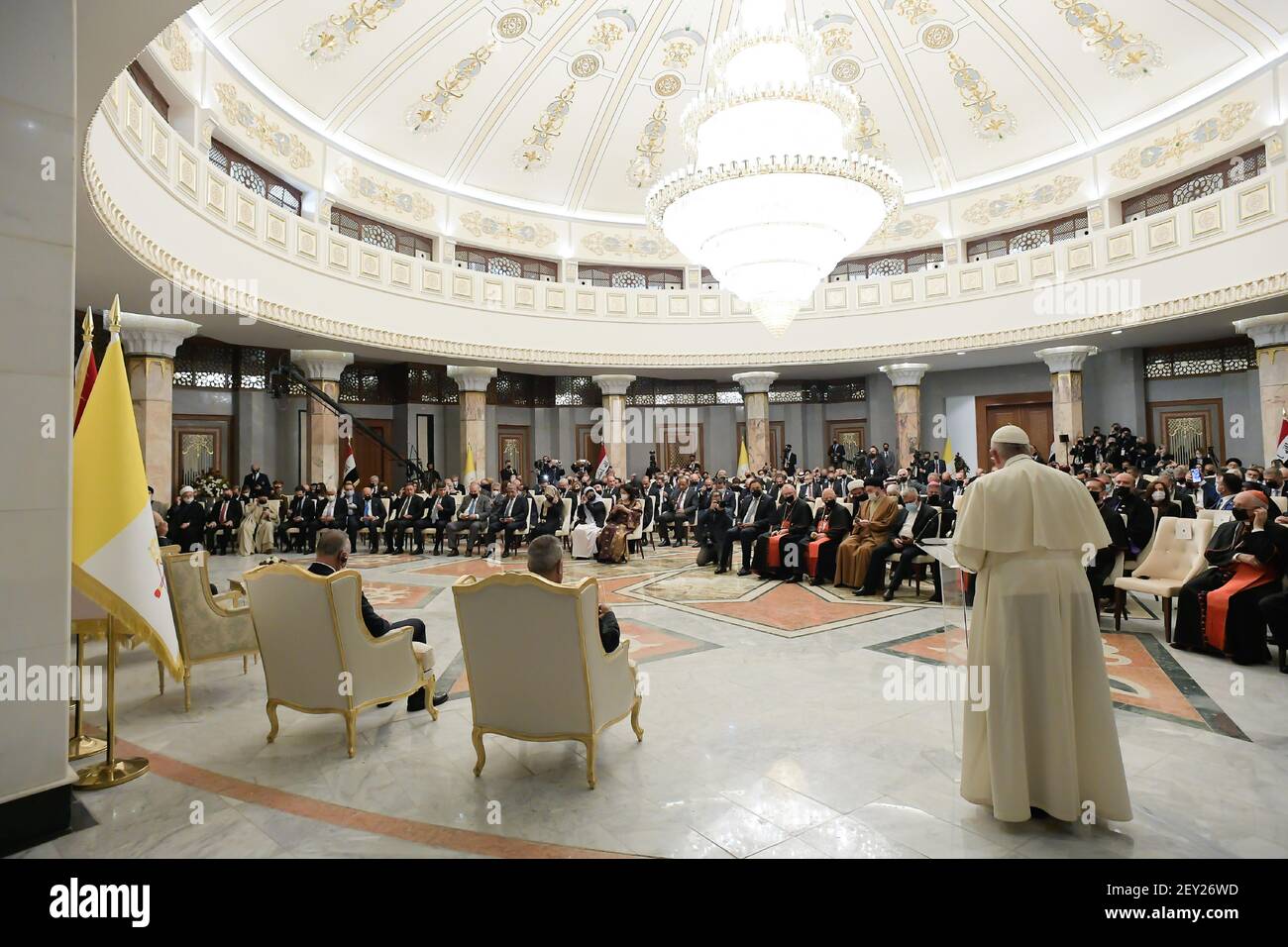 Baghdad, Iraq. 05th Mar, 2021. Pope Francis addresses Iraqi officials at the presidential palace