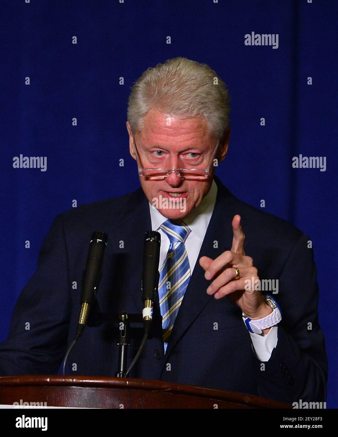 Former U.S. President Bill Clinton speak at Crist's campaign rally at ...