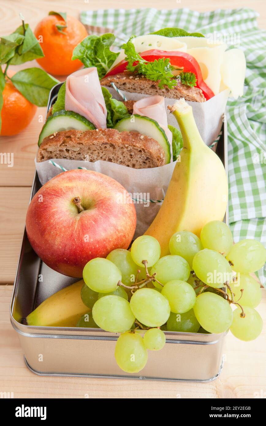 Packed lunch hires stock photography and images Alamy