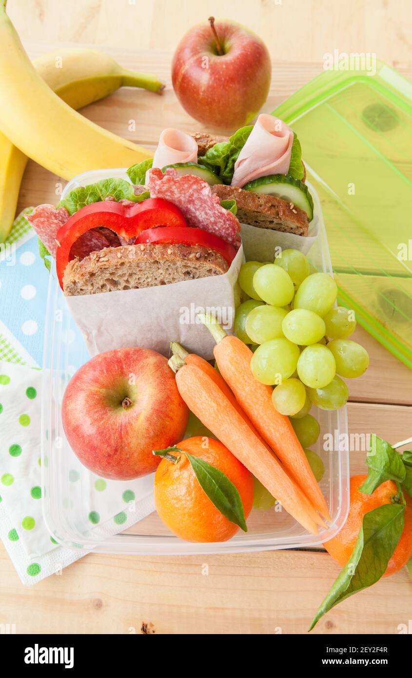 Packed lunch with sandwiches Stock Photo Alamy