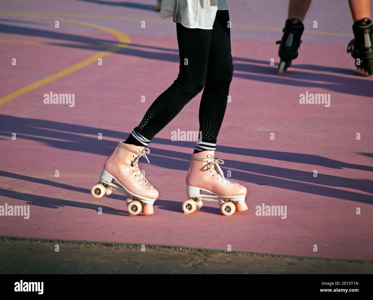 Rollerskating close to the Brighton seafront Stock Photo Alamy