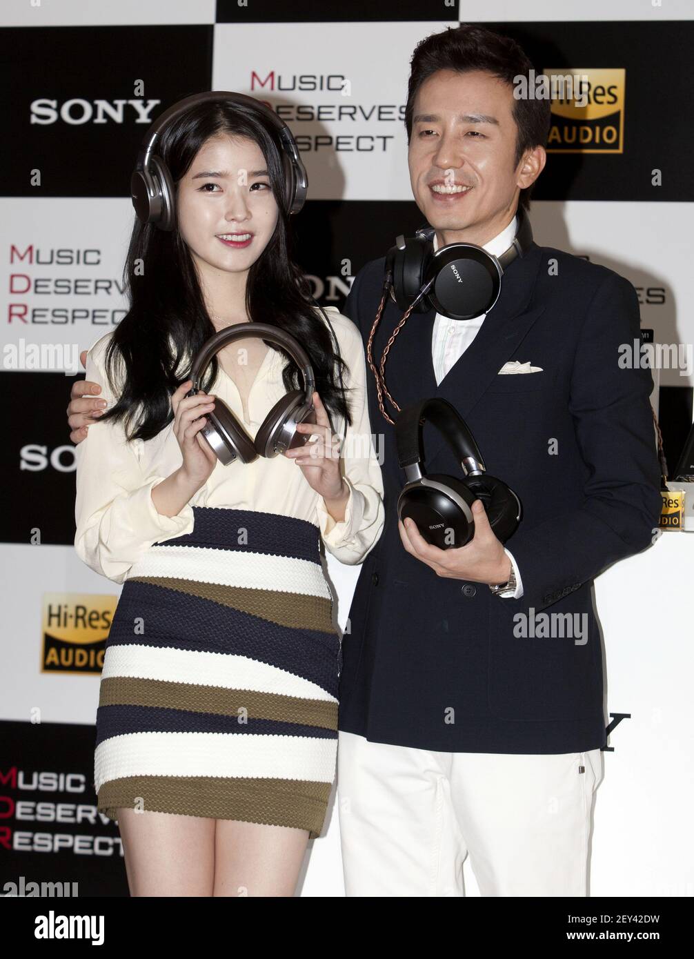 16 October 2014 - Seoul, South Korea : (L to R) South Korean K-Pop ...