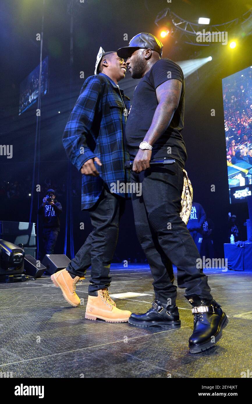 L-R) Rapper Jay-Z and Young Jeezy perform on stage at the