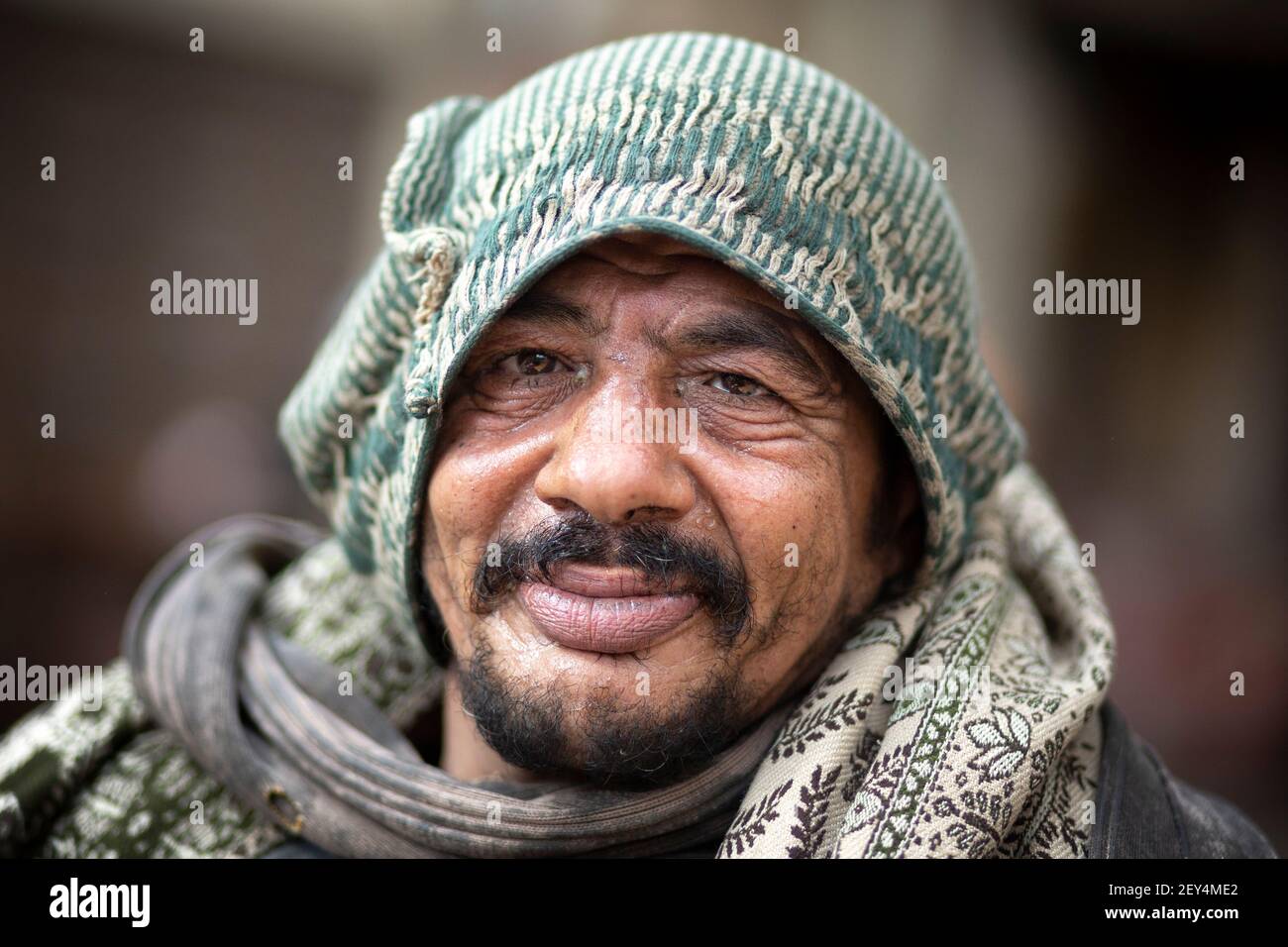 Portrait of a Egyptian man wearing a headscraf in the Islamic Quarter of Cairo, Egypt Stock Photo