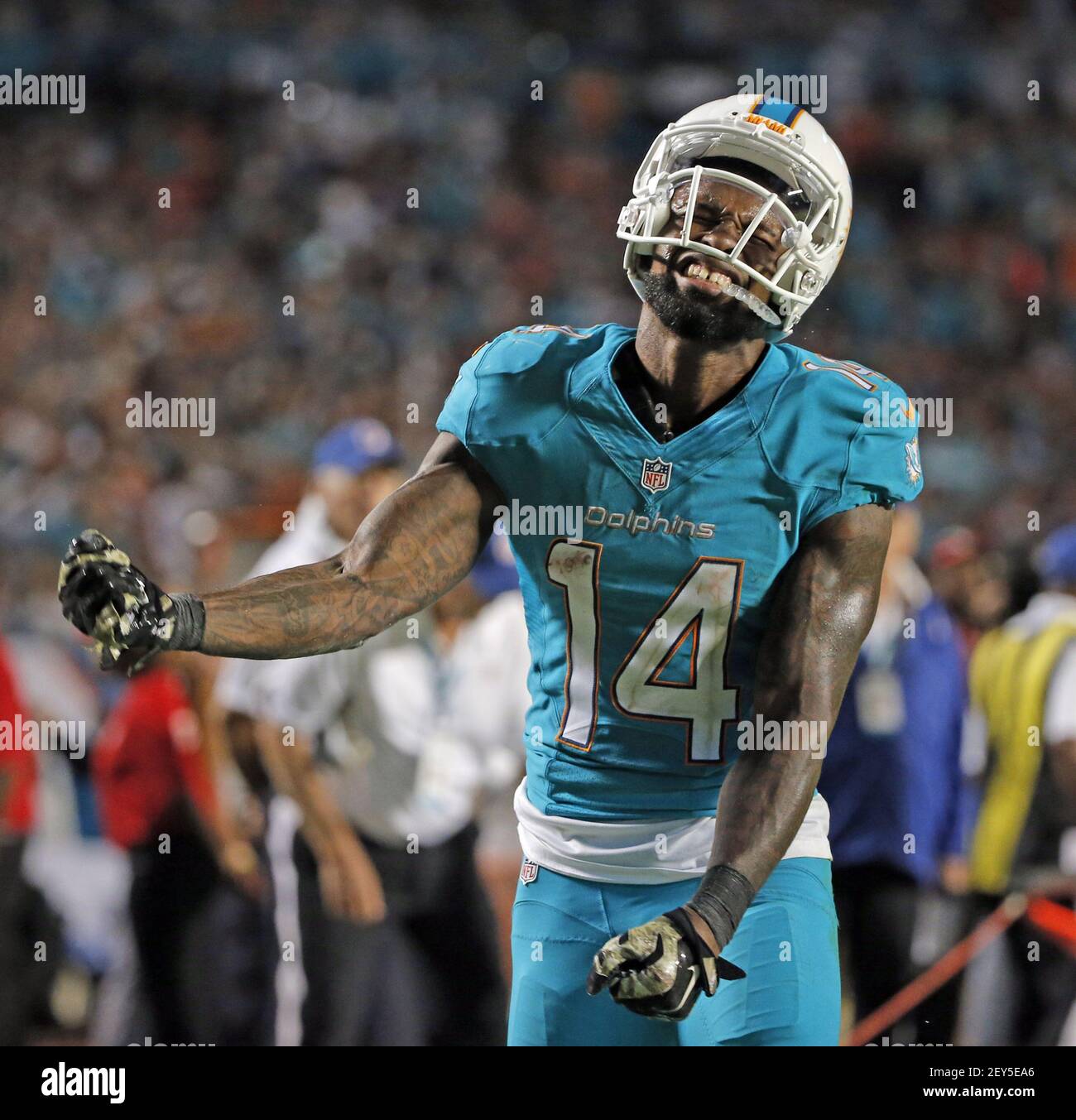 Download Miami Dolphins Jarvis Landry Wallpaper