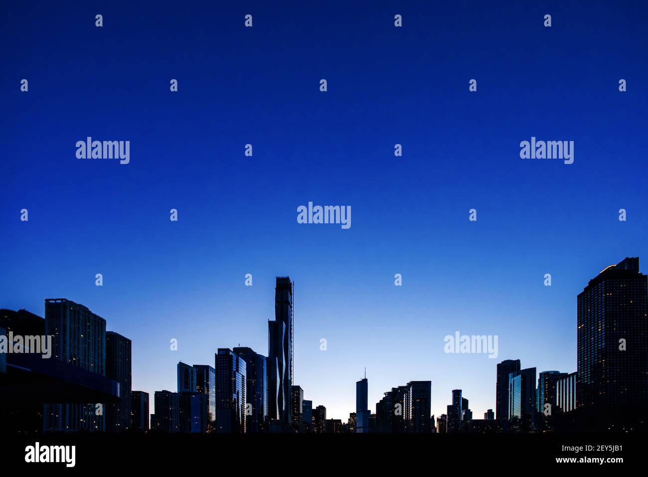 Chicago cityscape night hi-res stock photography and images - Alamy