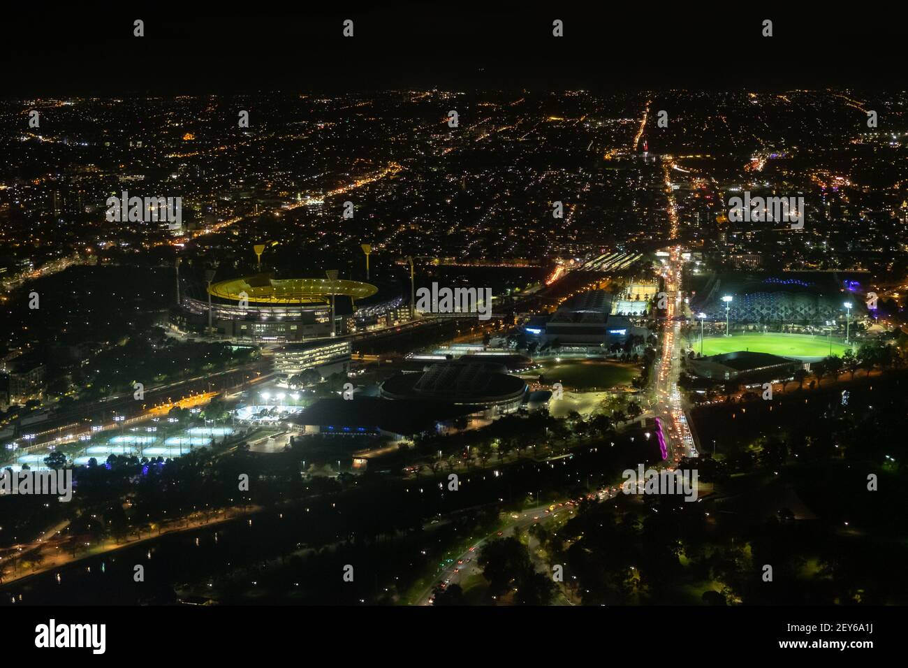 The view of Melbourne at night from the Eureka Skydeck viewing area in the Eureka Tower on the Southbank in Melbourne, Victoria, Australia Stock Photo