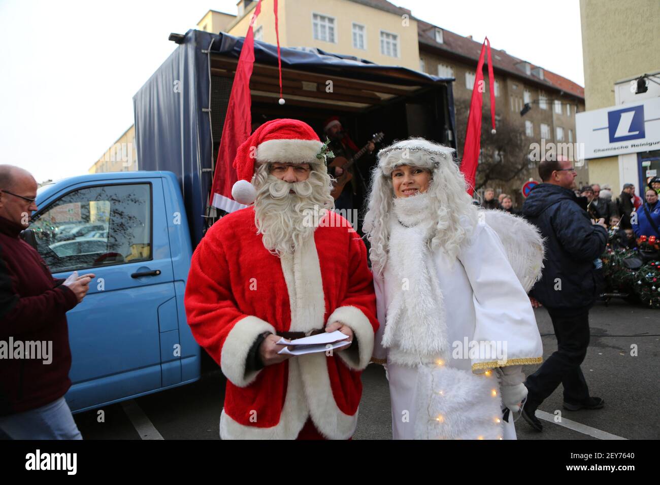 DECEMBER 13, 2014 - Berlin, Germany - Decorated motorcycles and bikers dressed as Santa Claus roam around Berlin to give gifts to the needy people; this is called the 'Christmas Berlin Bike Tour' (Photo by Simone Kuhlmey / Pacific Press/Sipa USA) Stock Photo