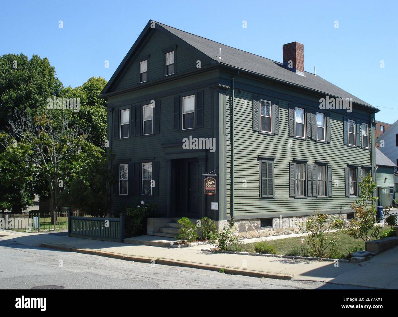 The Borden home on Second Street in Fall River, Mass., where the murders of Lizzie Borden's parents occurred, is now a bed and breakfast. (Photo by Donna Hageman/Chicago Tribune/TNS) *** Please Use Credit from Credit Field *** Stock Photo