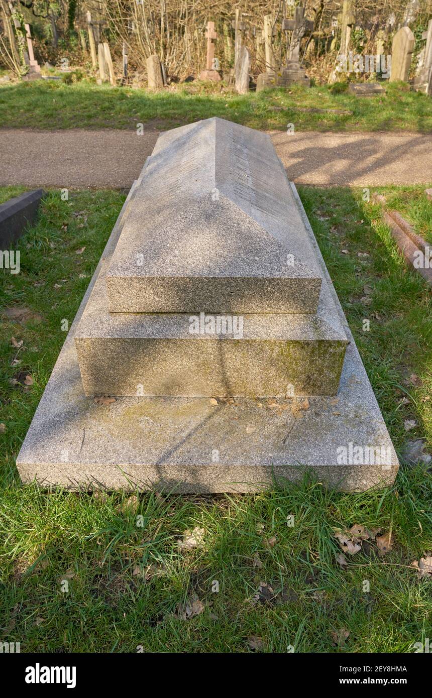 Joseph Lister 1st Baron Lister Grave Hampstead Stock Photo Alamy joseph-lister-1st-baron-lister-grave-hampstead-stock-photo-alamy