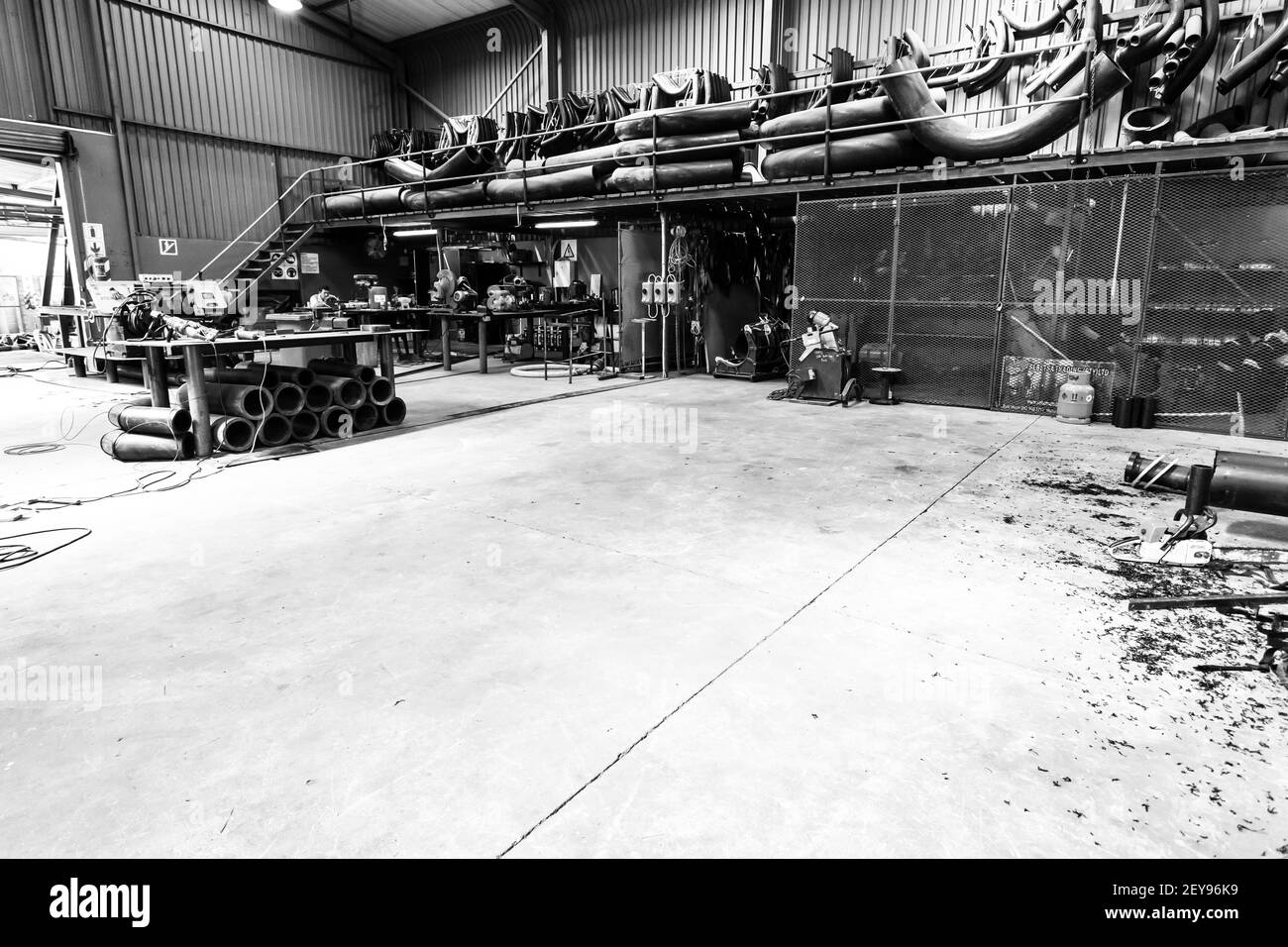 Steel fabrication workers hires stock photography and images Alamy