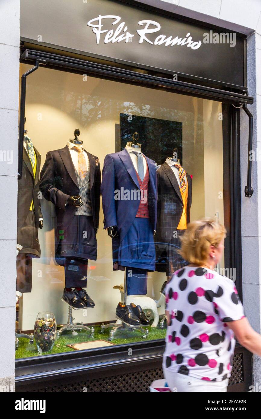 Visitors window display woman hi-res stock photography and images - Alamy
