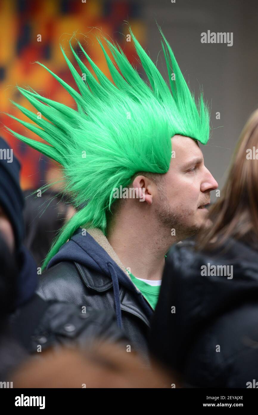 Green mohawk wig hotsell