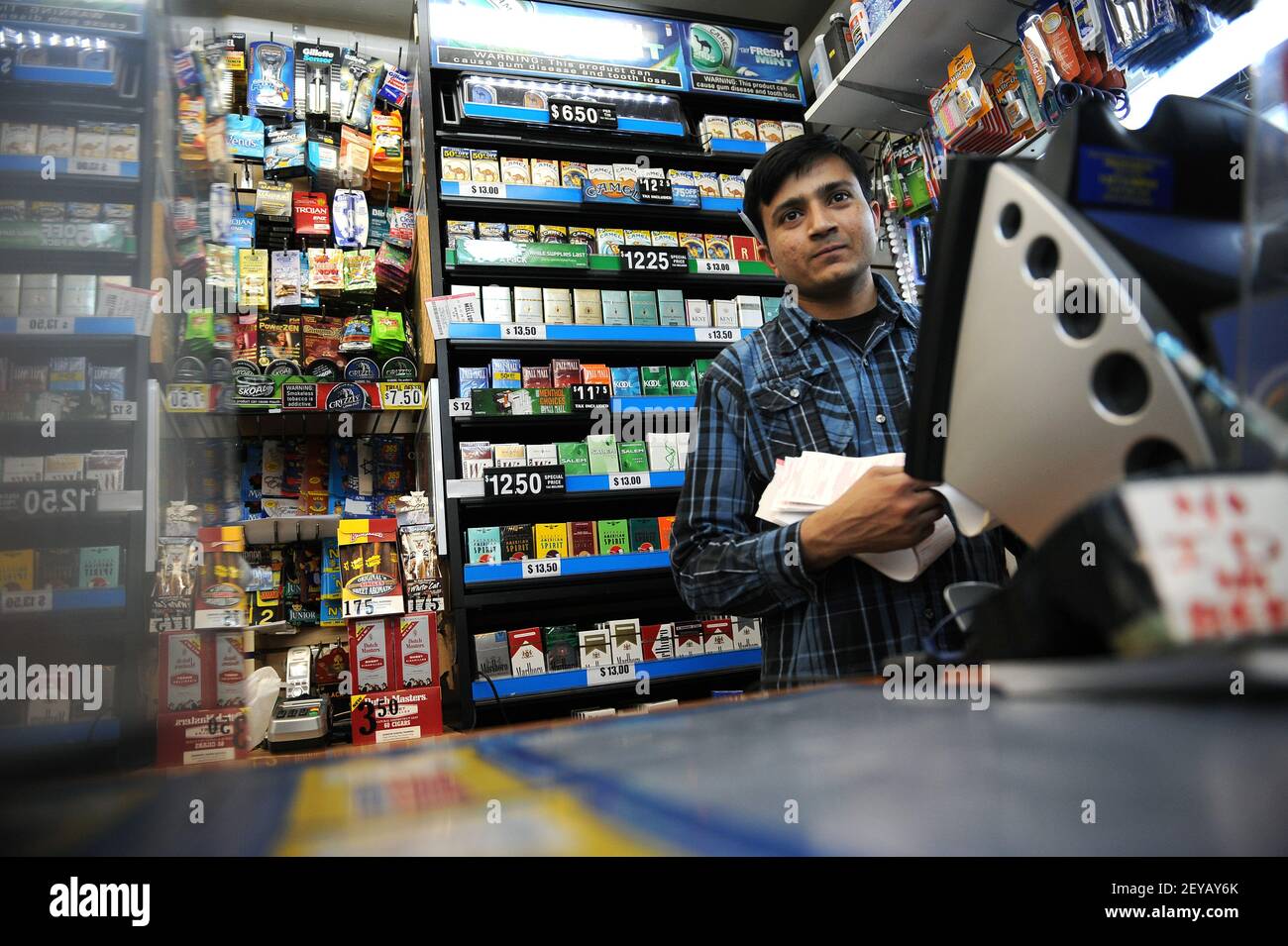 Children cigarette advertising hires stock photography and images Alamy