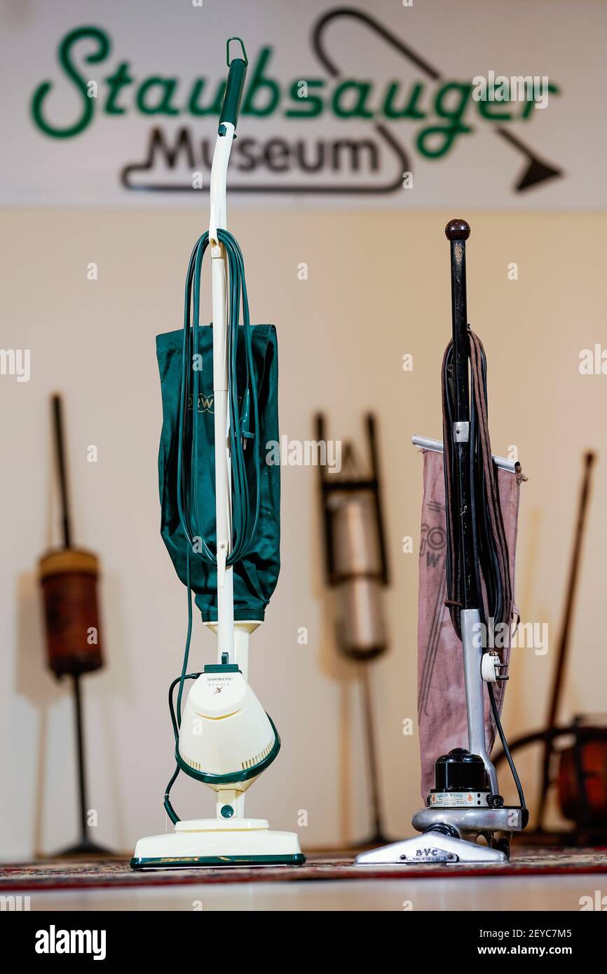 Vacuum cleaner 1930s hires stock photography and images Alamy