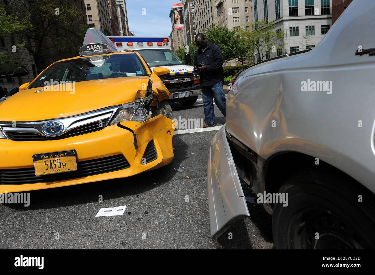 A Multi-car Accident Along Park Avenue And 76th Street Injures Two Taxi ...