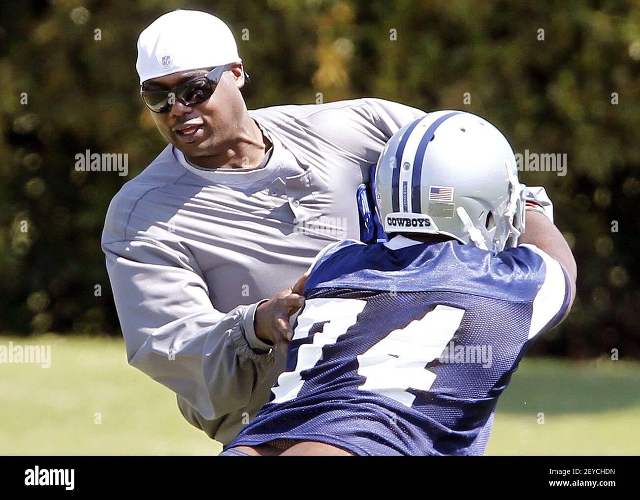 Dallas Cowboys defensive tackle Trysten Hill (79) stretches with teammates  at the team's NFL football training facility in Frisco, Texas, Tuesday,  June 11, 2019. (AP Photo/Tony Gutierrez Stock Photo - Alamy