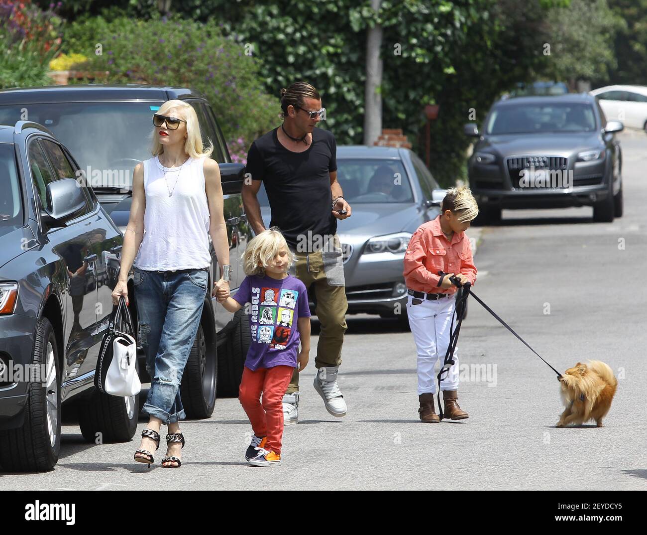 Gwen Stefani and Gavin Rossdale take their boys Kingston and Zuma to(02)