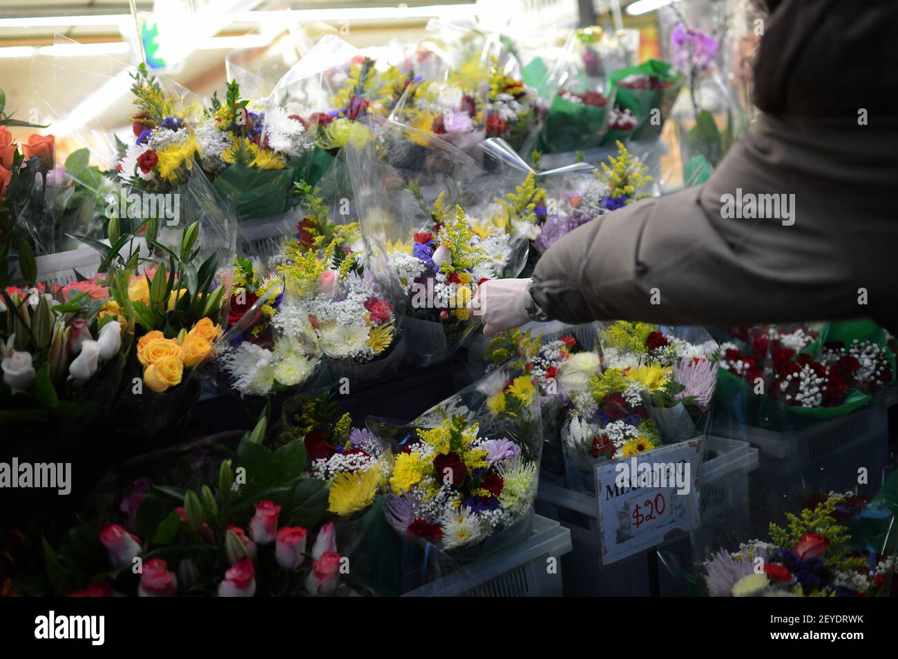 14 FEBRUARY 2013 New York Bouquets of flowers stand at the ready