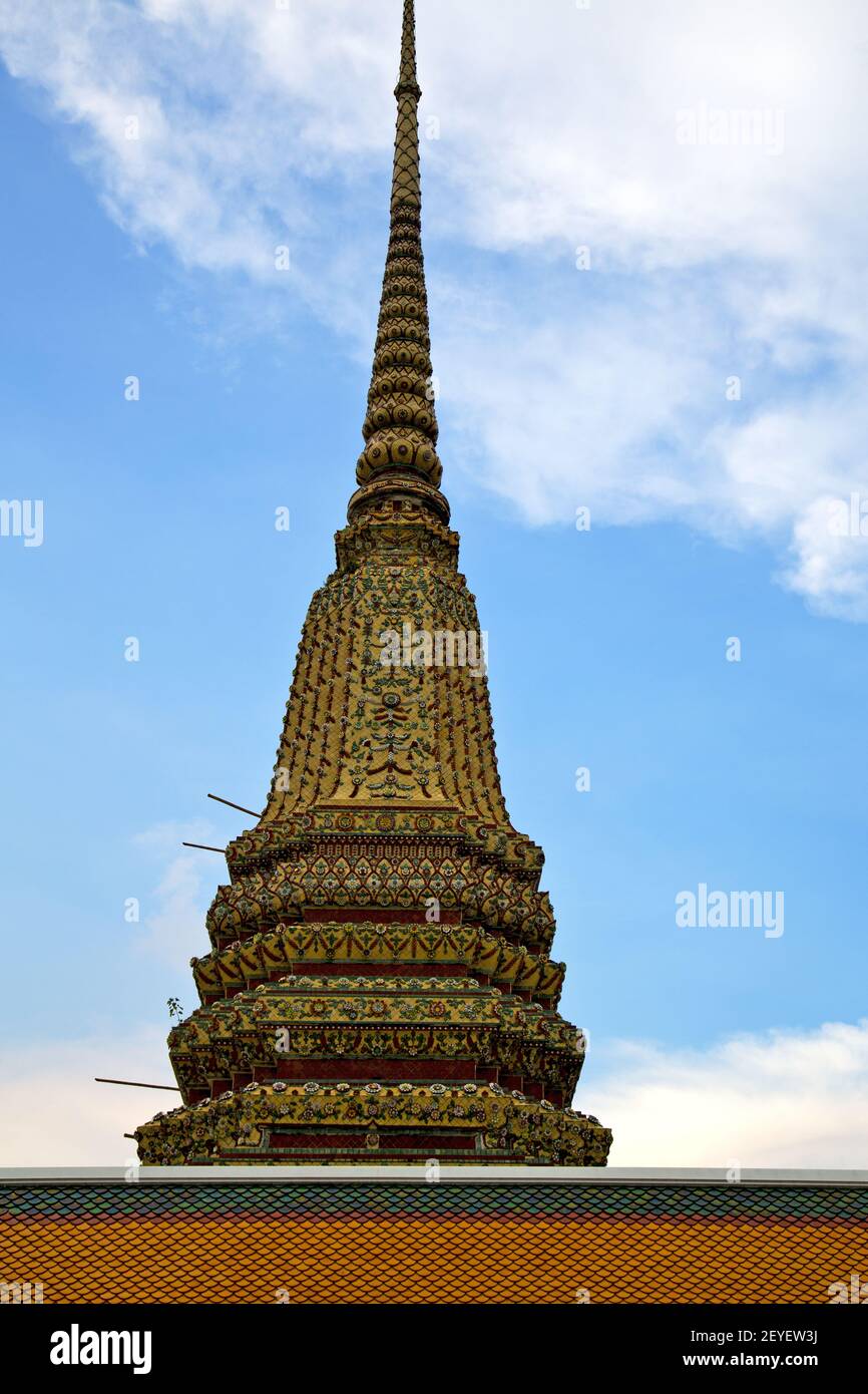 Thailand bangkok rain temple and colors religion mosaic Stock Photo - Alamy