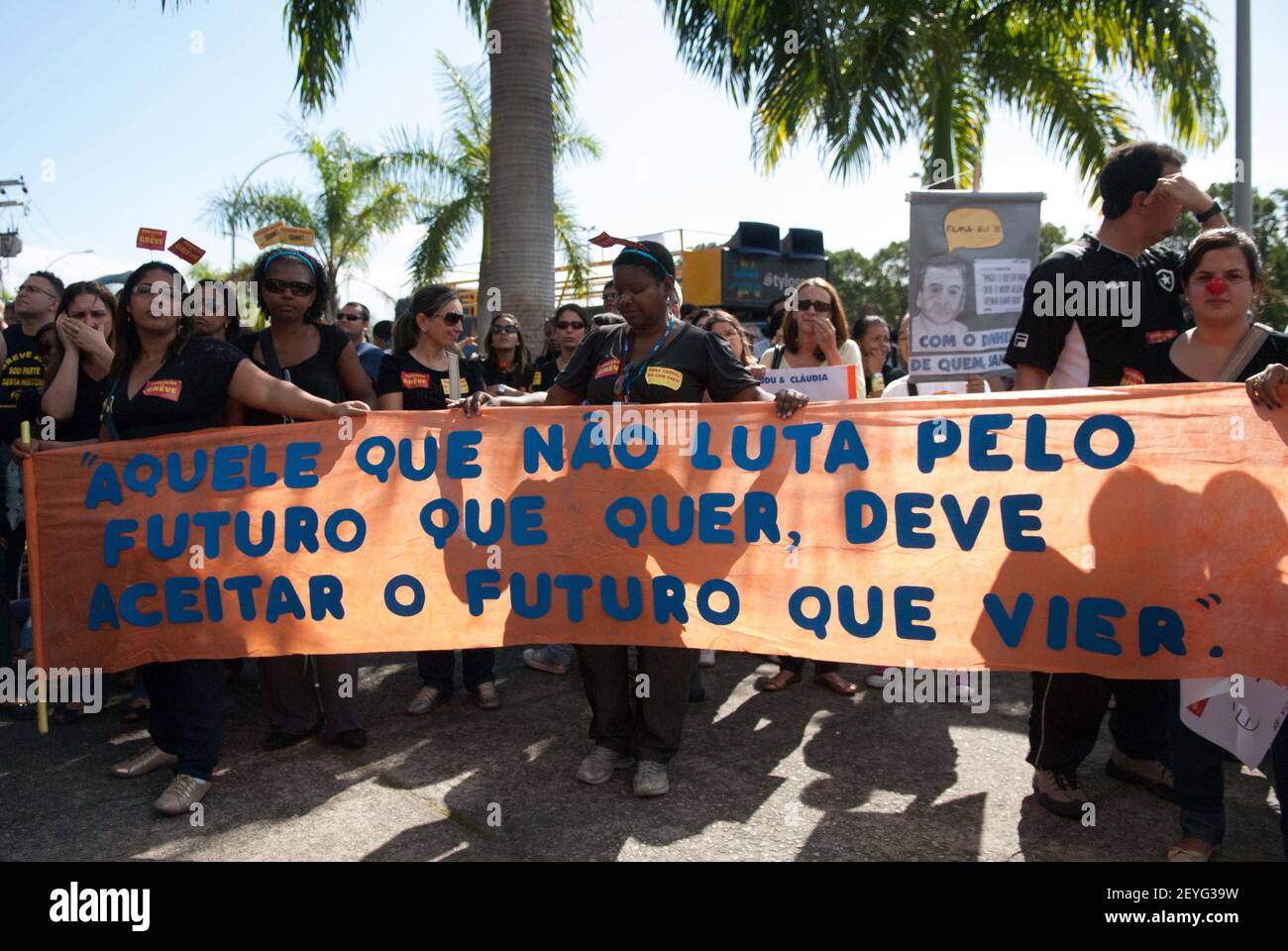Public school teachers demonstrated in Cidade Nova City Hall in Rio de ...
