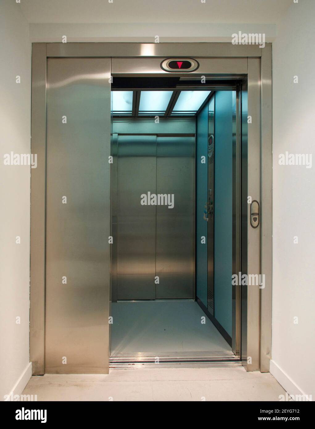 Elevator door opened Stock Photo Alamy