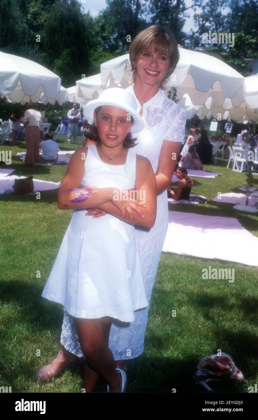 Olivia newton john daughter chloe lattanzi hi-res stock photography and