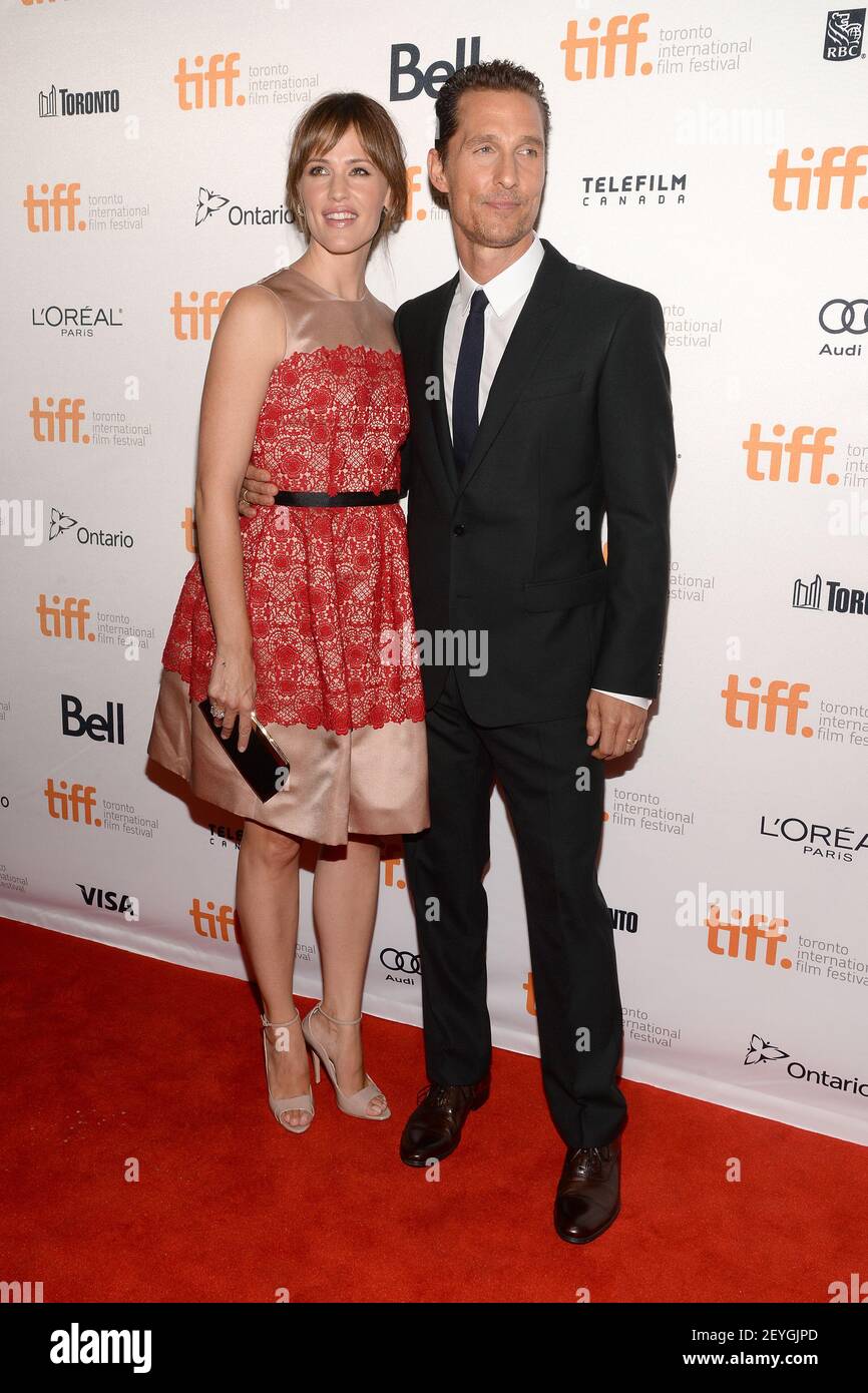 L-R) Jennifer Garner and Matthew McConaughey attend the 'Dallas Buyers Club
